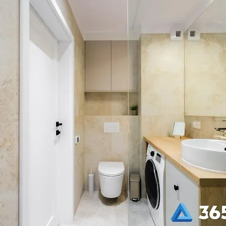 365pam - Tukan W Sarbinove Z Garazem サルビノボ