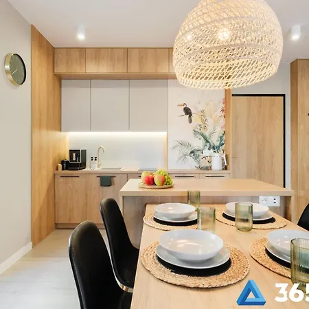 365pam - Tukan W Sarbinove Z Garazem