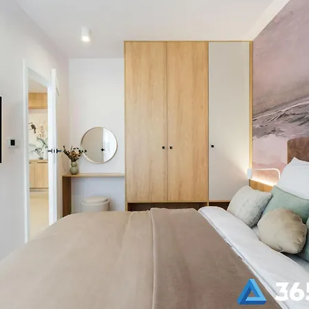 365pam - Tukan W Sarbinove Z Garazem شقة