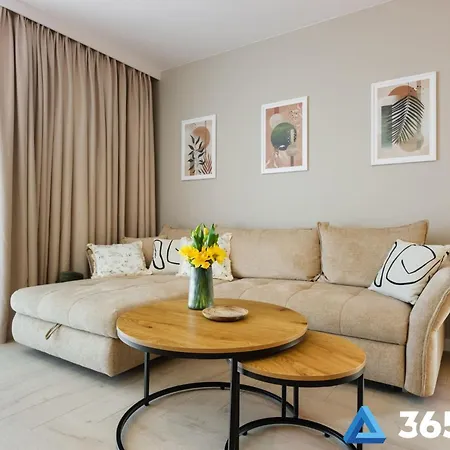 365pam - Tukan Premium W Sarbinove Z Garazem