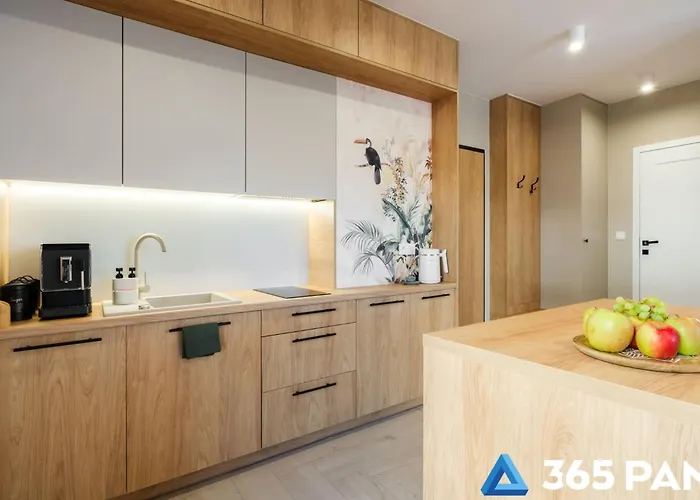 365pam - Tukan W Sarbinove Z Garazem